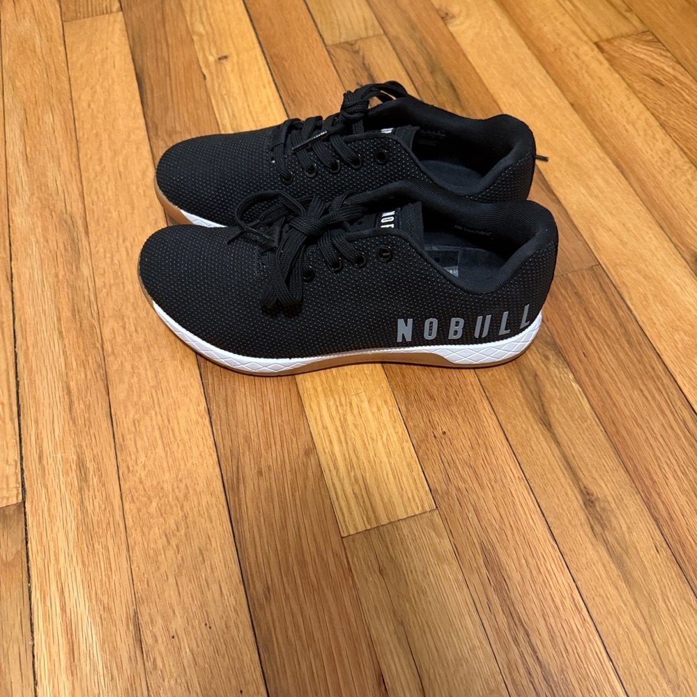 New - NOBULL Women’s Outwork Black/White/Gum - Picture 3 of 5